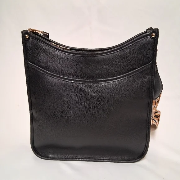 Metro Muse Black Vegan Leather Crossbody Bag - Picture 2 of 7